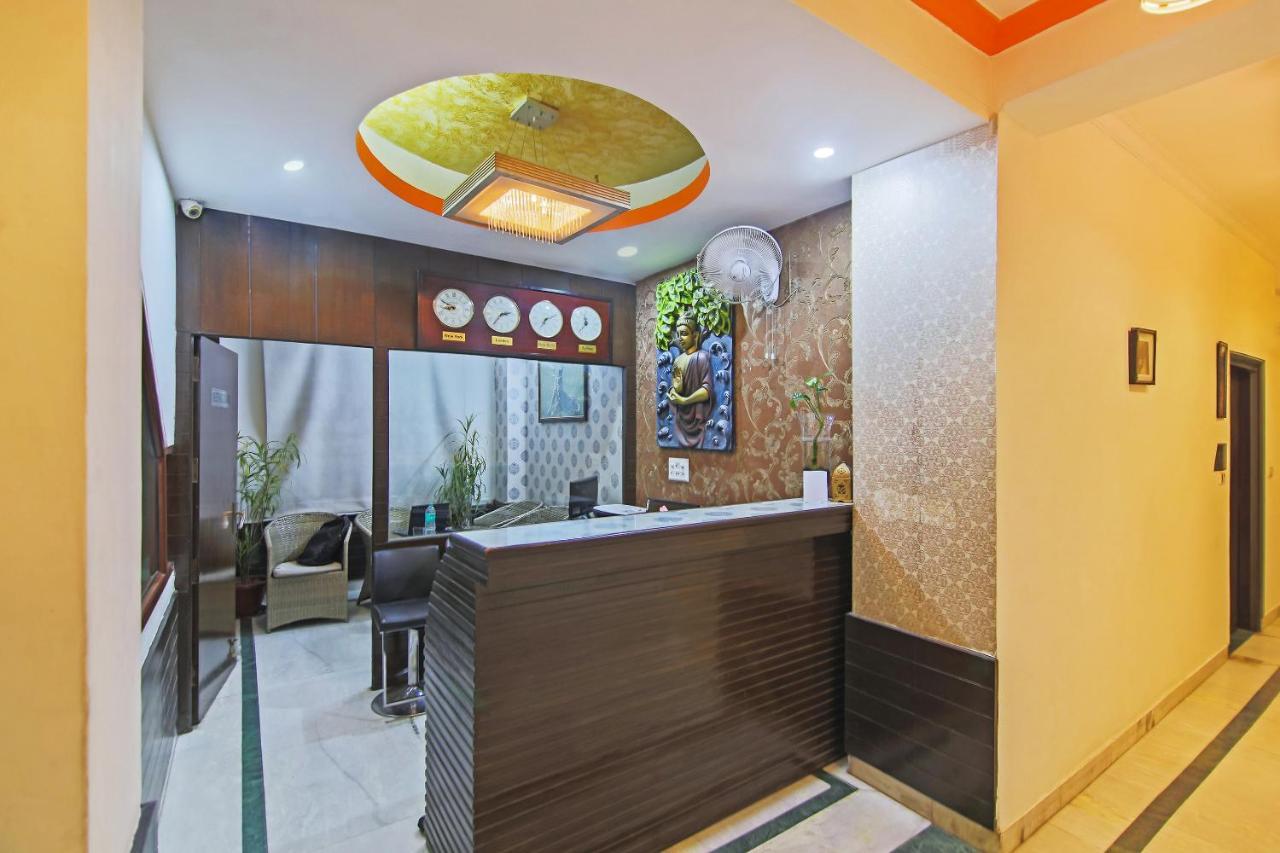 Capital O Tipsyy Near Aravali Biodiversity Park Gurgaon Exteriör bild
