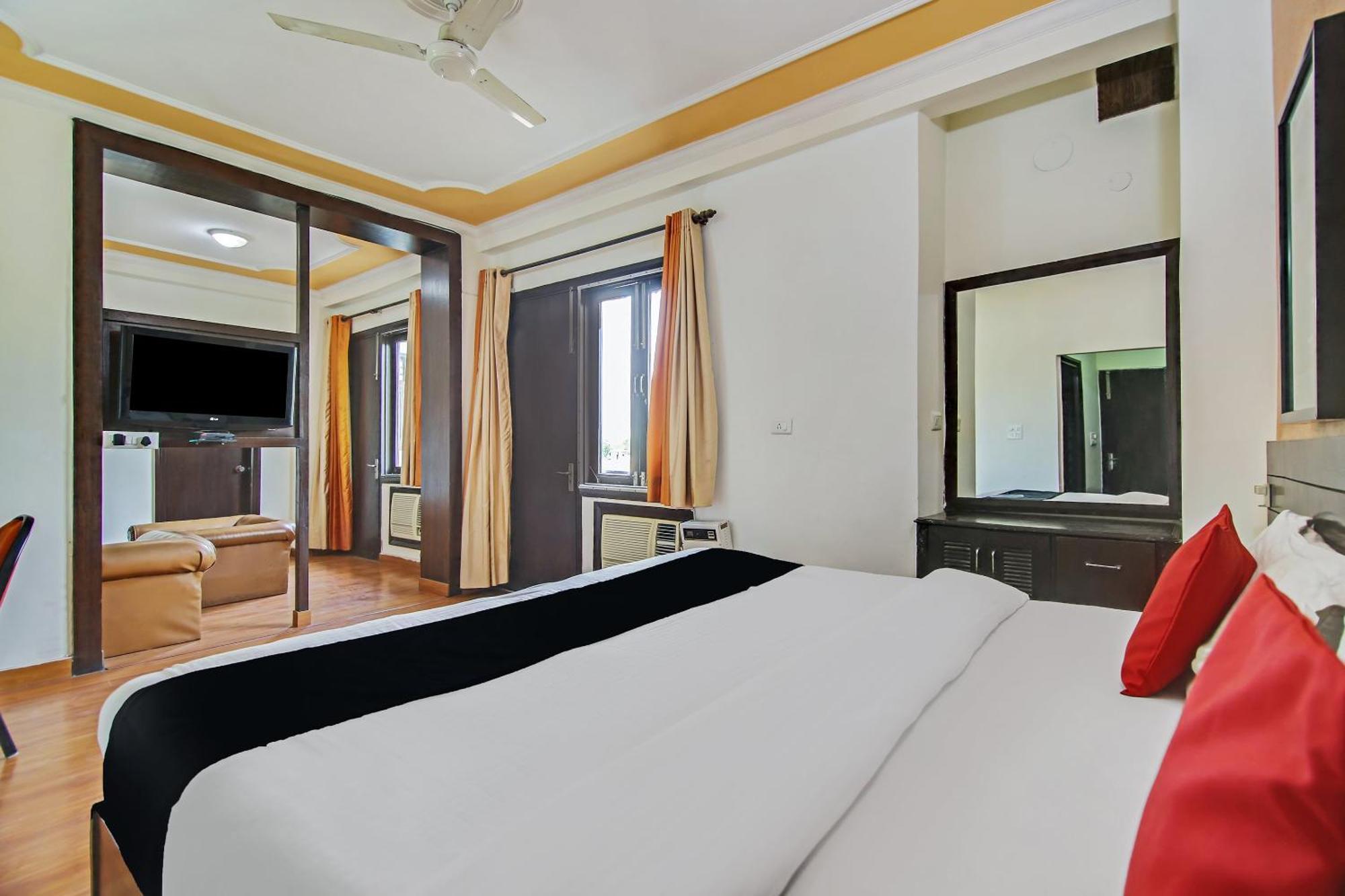 Capital O Tipsyy Near Aravali Biodiversity Park Gurgaon Exteriör bild
