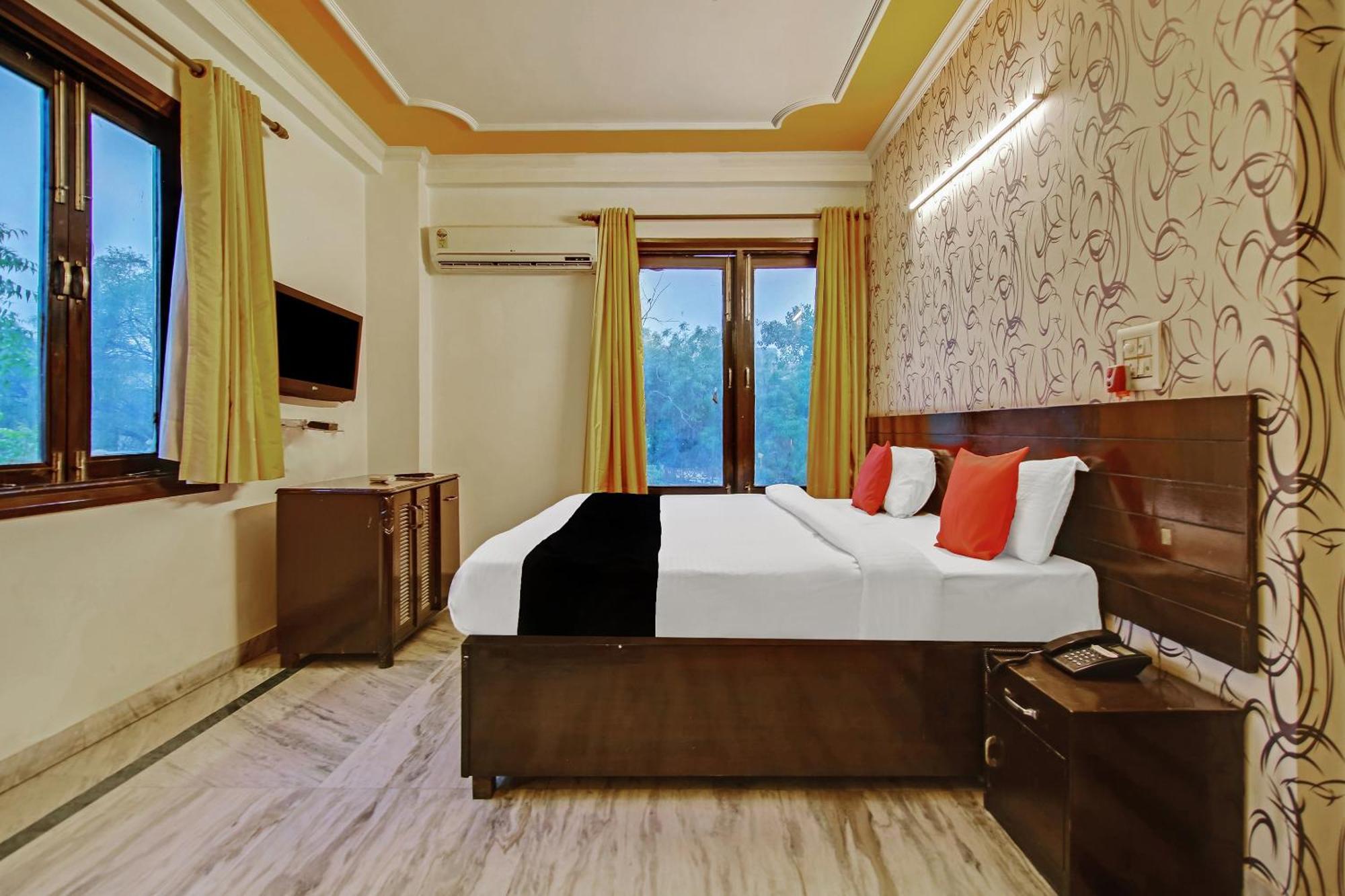 Capital O Tipsyy Near Aravali Biodiversity Park Gurgaon Exteriör bild