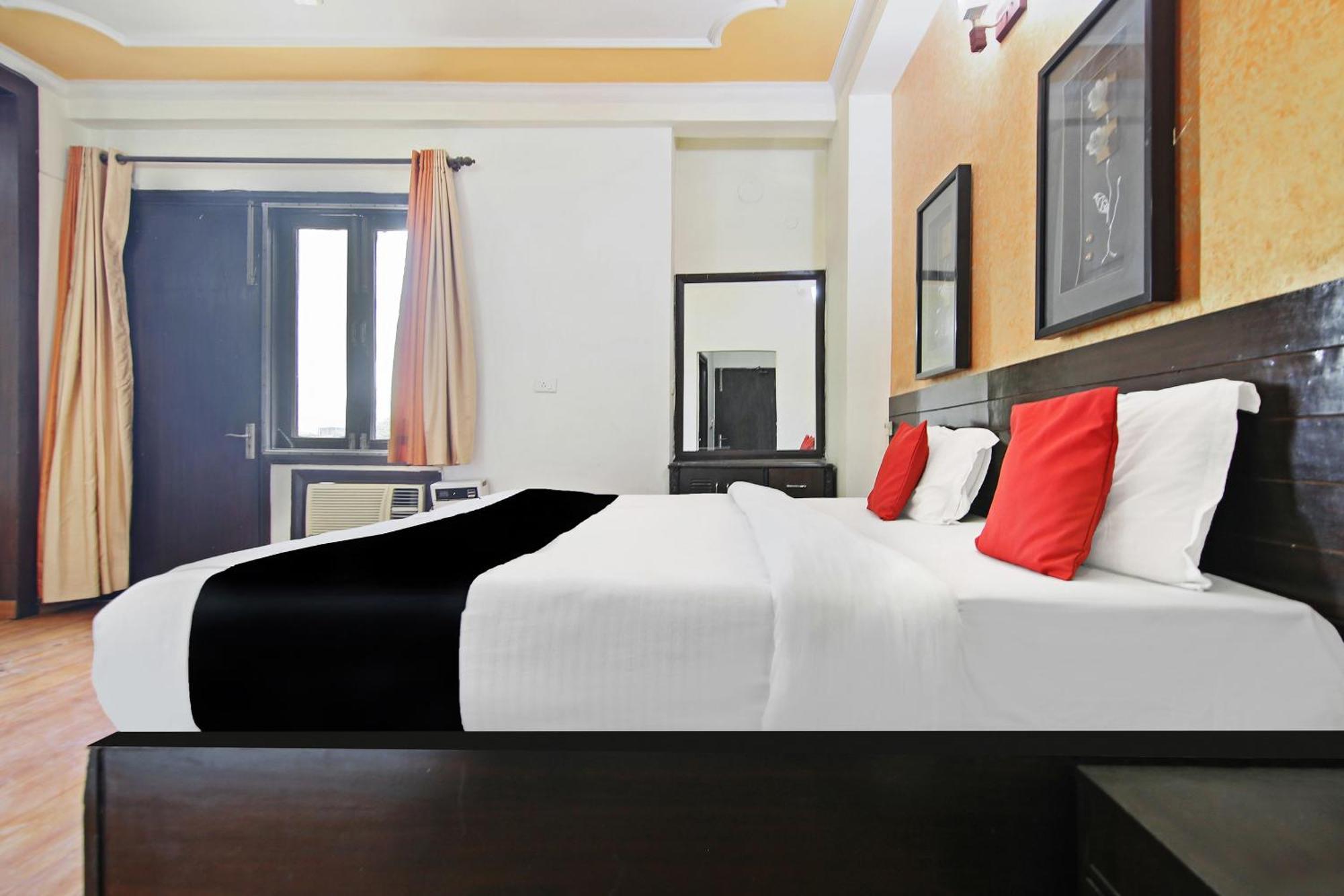 Capital O Tipsyy Near Aravali Biodiversity Park Gurgaon Exteriör bild